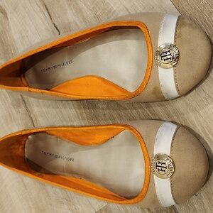 Tommy Hilfiger Women's Beige and White Loafers